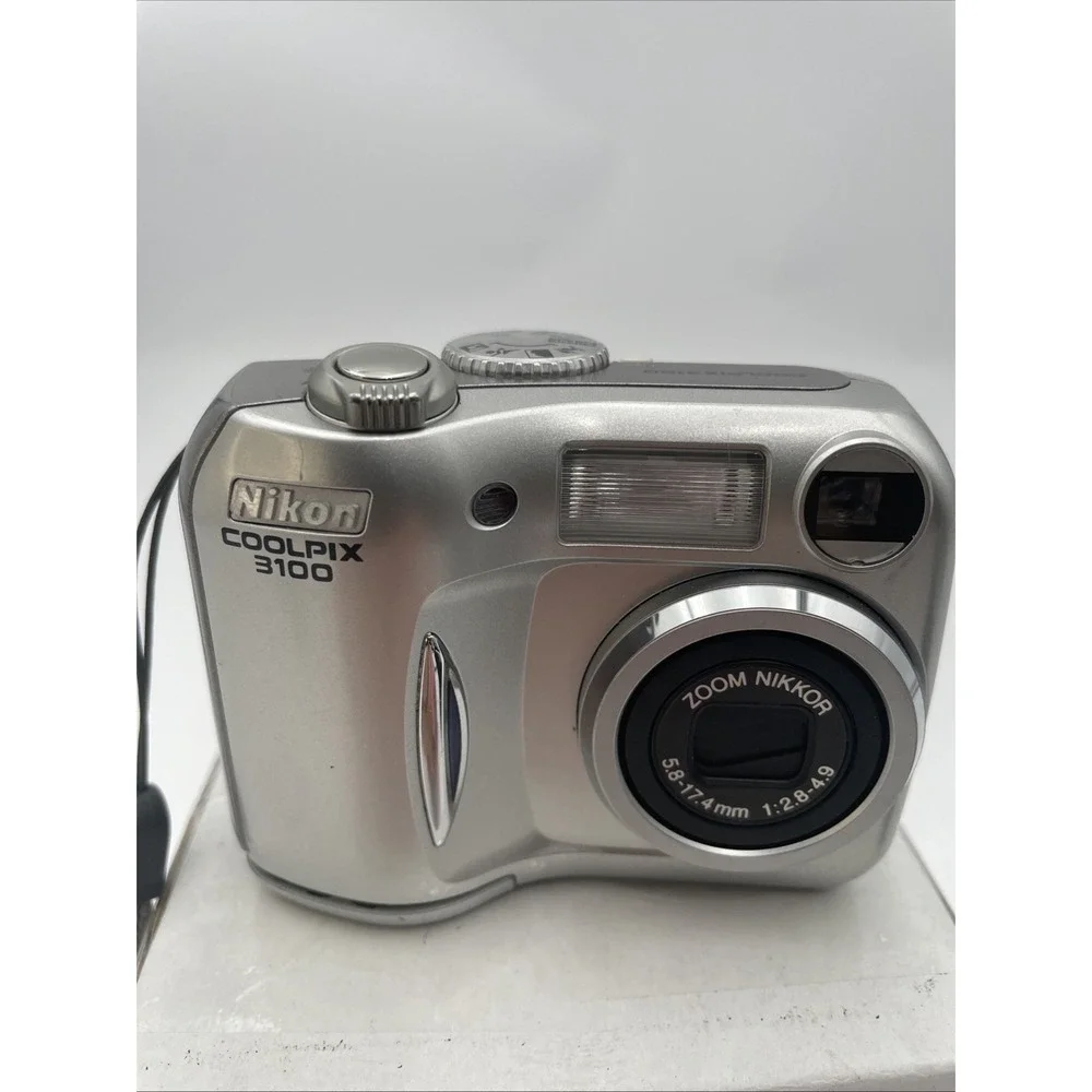 Nikon COOLPIX 3100 3.2MP Digital Camera 3X Optical Zoom +Battery+SD Card+Case